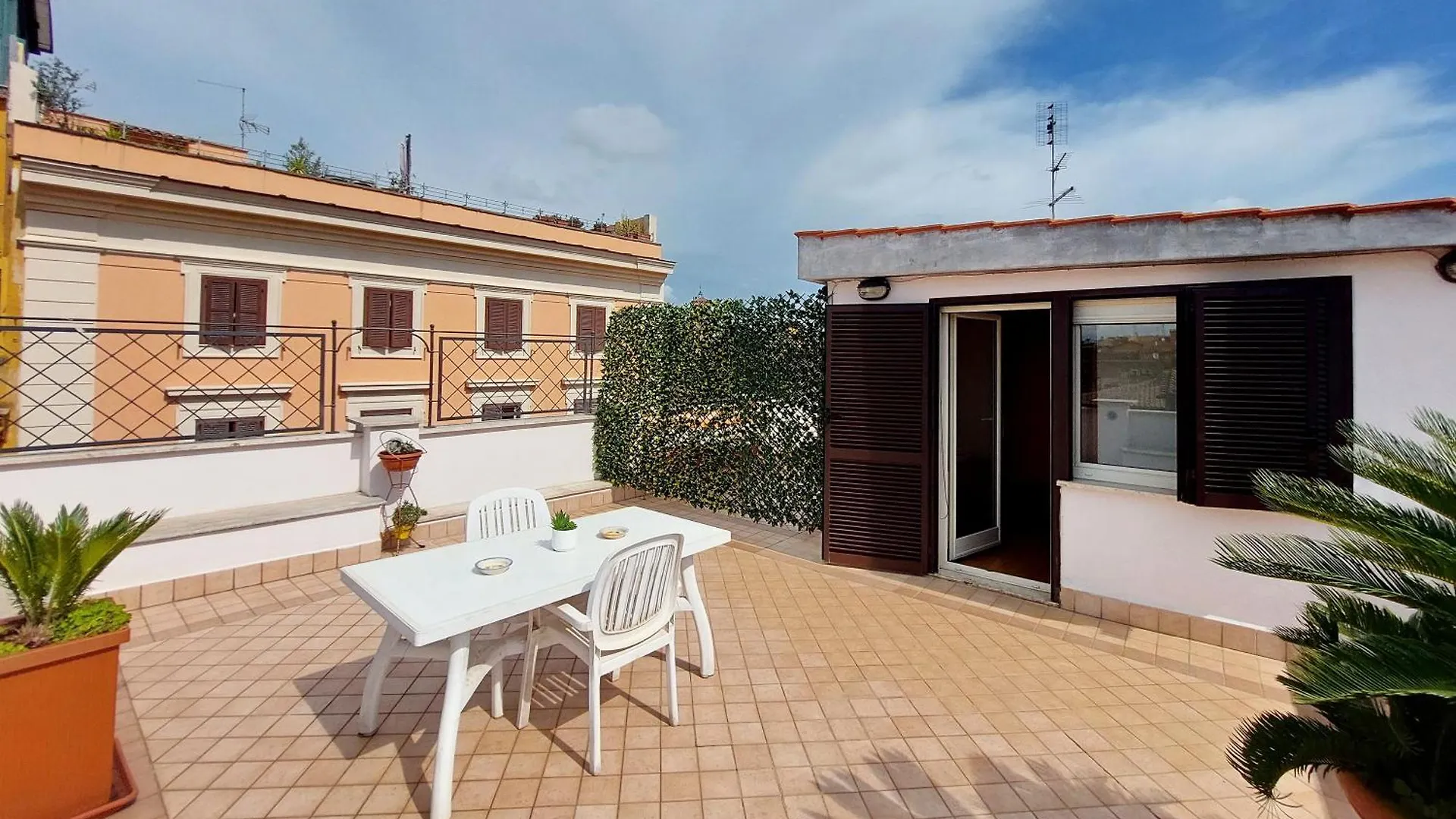 Homestay Magic Trastevere Suite On Roof Terrace Rome