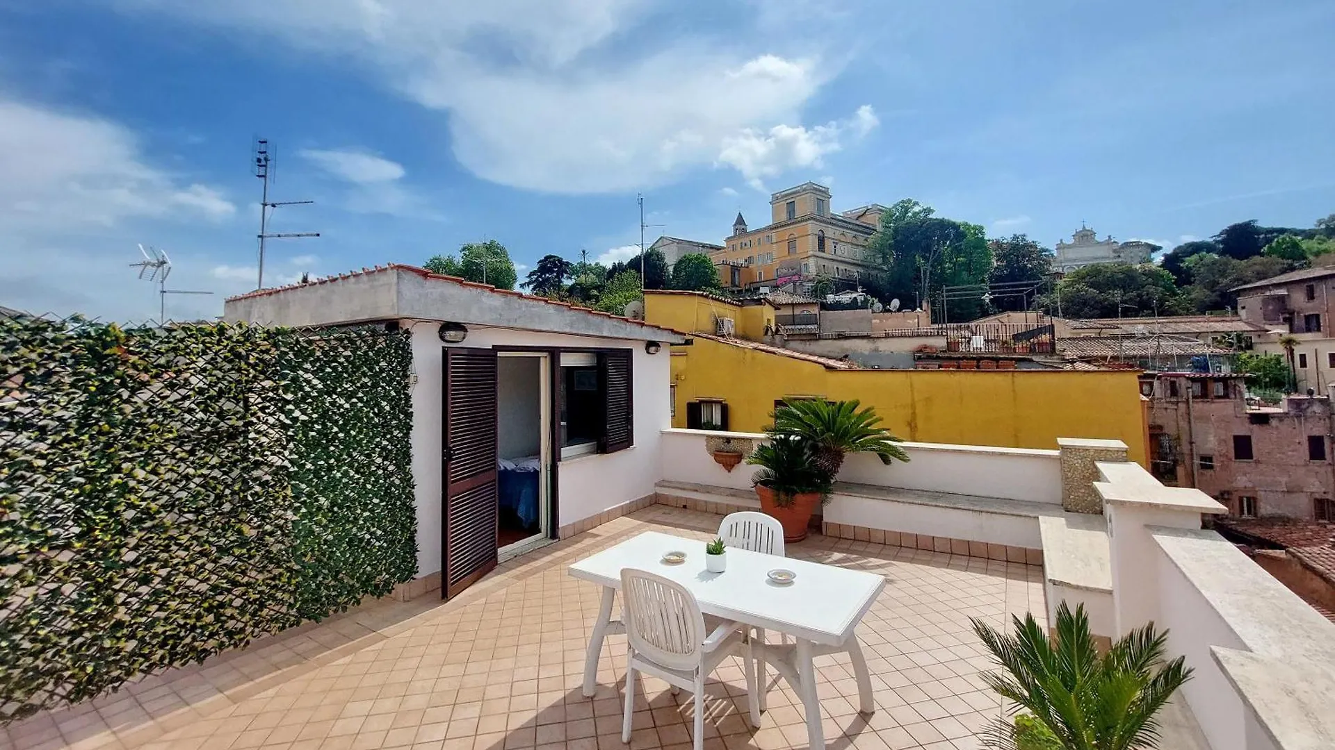 Homestay Magic Trastevere Suite On Roof Terrace Rome