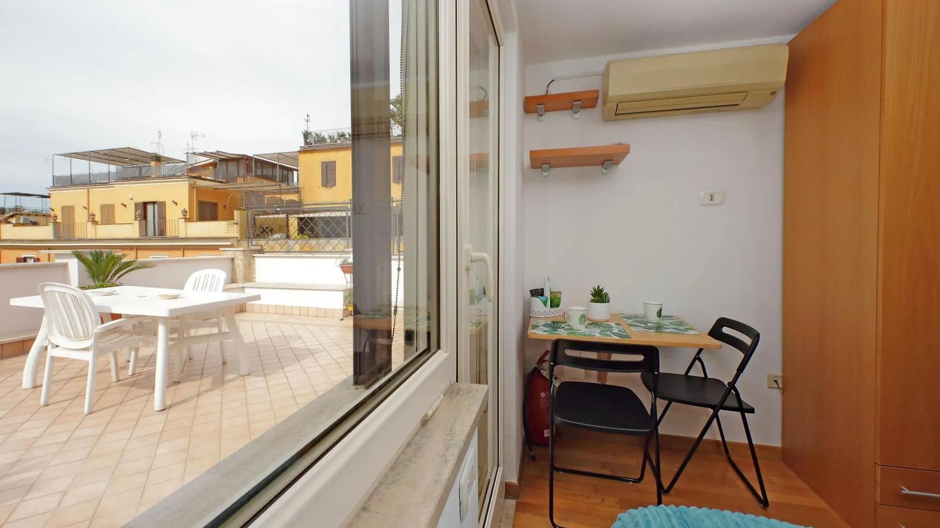 Rum i privatbostad Magic Trastevere Suite On Roof Terrace Rom