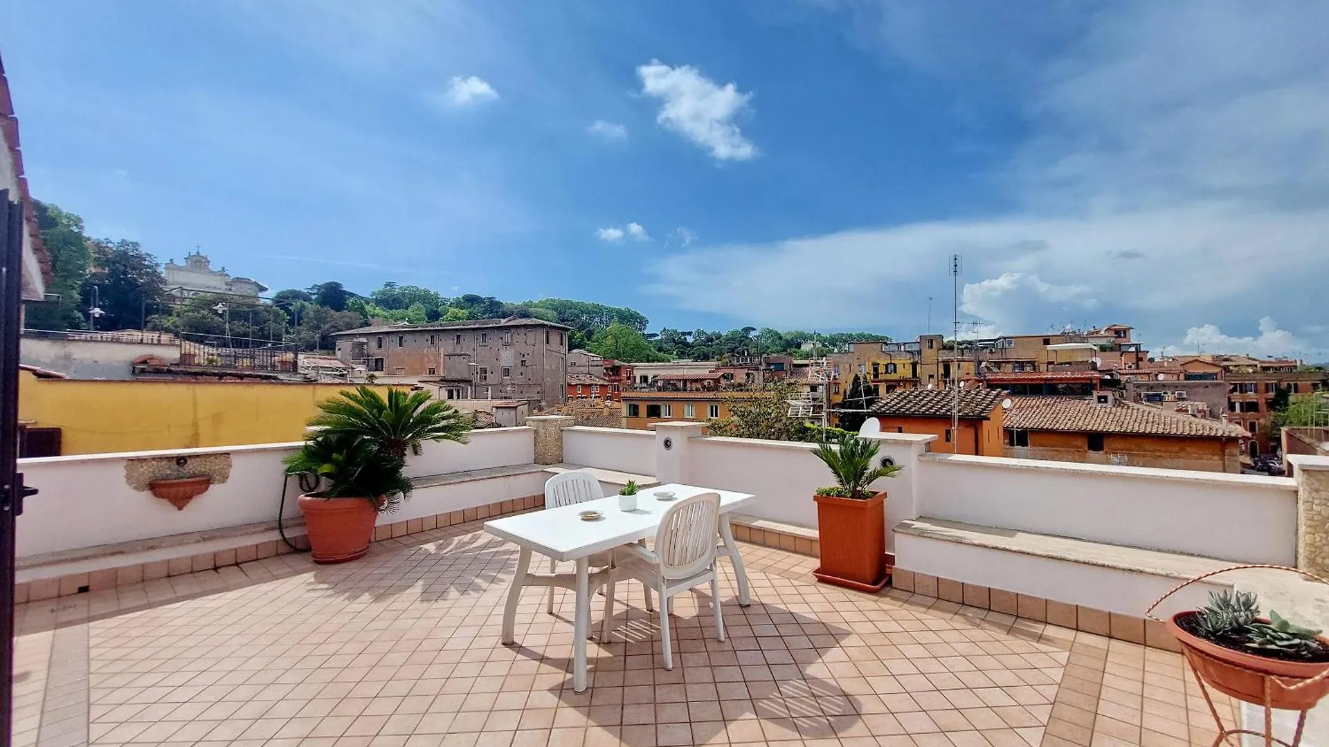 Rum i privatbostad Magic Trastevere Suite On Roof Terrace Rom